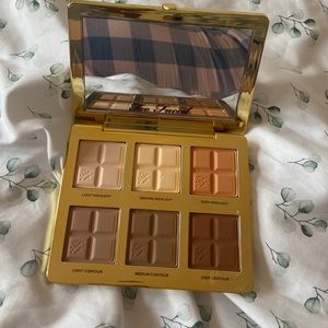 two faced cocoa contour & highlighting palette